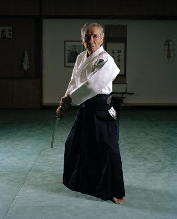 Nobuyoshi Tamura au sabre sur le tatami